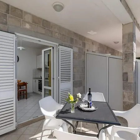 Apartment House Ra Ica - One Bedroom With Terrace And Sea View 3 *