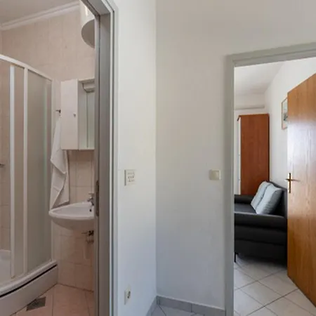 House Ra Ica - One Bedroom With Terrace And Sea View 3 * Molunat
