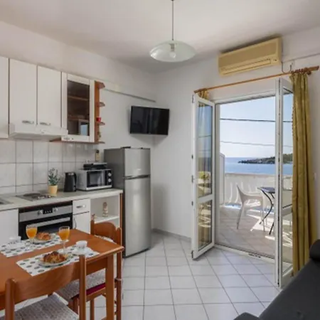 Apartman House Ra Ica - One Bedroom With Terrace And Sea View 3